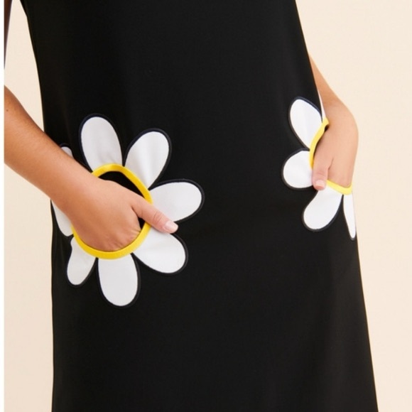 Moschino Daisy Pocket Dress - Picture 4 of 11
